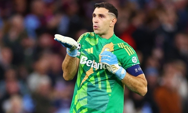 Emiliano Martinez trên đường tới MU: "Bruno Fernandes trong khung gỗ" sẽ thay đổi Quỷ Đỏ ra sao?