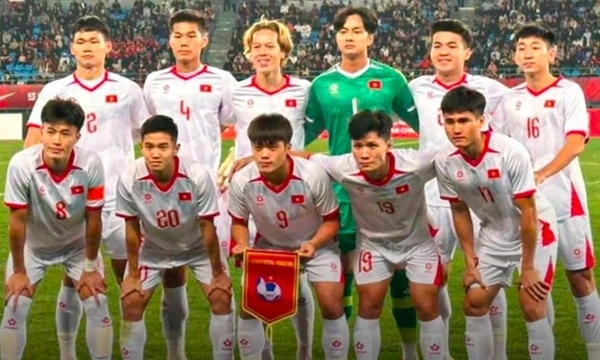 HLV Kim Sang-sik đau đầu lựa "người gác đền" U23 Việt Nam