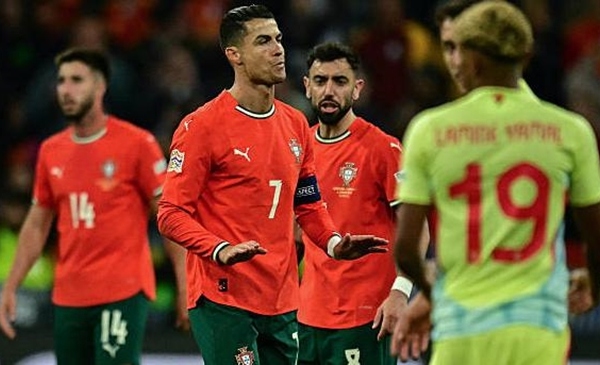 Khi Ronaldo dạy cho Yamal bài học về sự vĩ đại