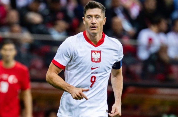 Lewandowski từ giã ĐT vì HLV Probierz, LĐBĐ Ba Lan đứng về phía ai?