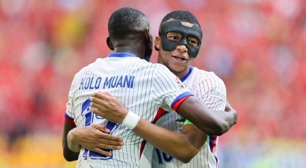 Mbappe khen ngợi Kolo Muani, CĐV Chelsea đừng vội chê bai