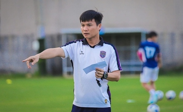 Nguyễn Công Mạnh làm trợ lý cho HLV Kim Sang Sik tại U23 Việt Nam