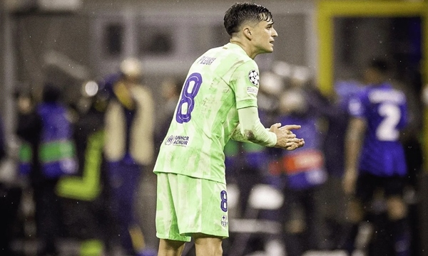 Pedri xác nhận sự quan tâm từ Bayern Munich, khẳng định Barca là tình yêu lớn