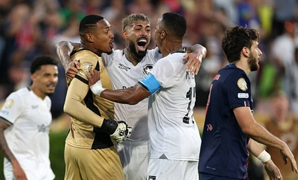 PSG 0-1 Botafogo: Dàn sao châu Âu 'chào thua' John Victor; Luis Enrique gặp khắc tinh