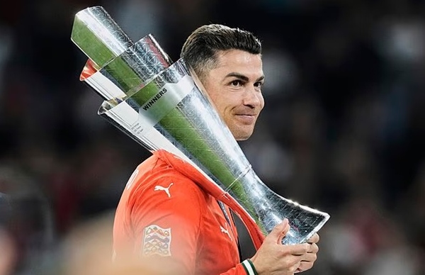 Ronaldo tiết lộ chấn thương, vẫn ghi bàn trong trận chung kết