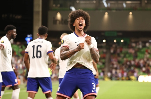 Sao EPL gánh team, cú đánh đầu "vàng" đưa Mỹ vào tứ kết Gold Cup