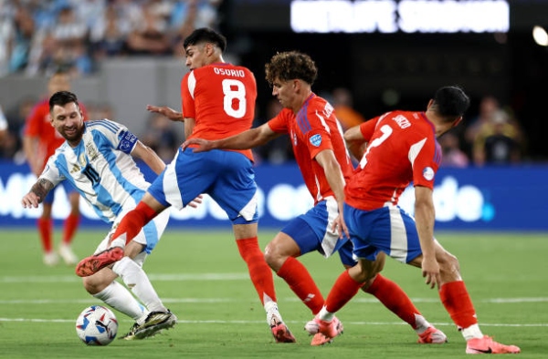 Soi trận Chile vs Argentina: Thắng lợi thứ 11 mừng Messi tái xuất?