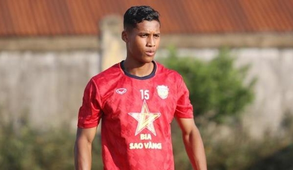 Adou Minh sắp gia nhập CAHN, củng cố hàng thủ cho mùa giải mới