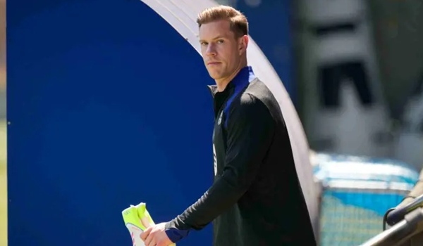 Barcelona mất Ter Stegen 3 tháng vì chấn thương lưng