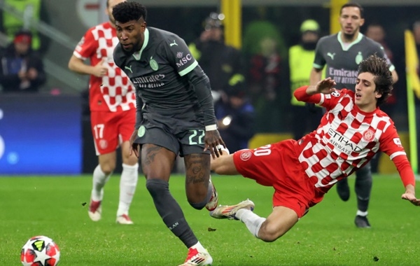 Besiktas đối mặt nguy cơ mất Emerson Royal vào phút chót