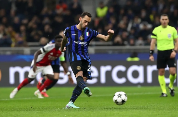 Calhanoglu có thể rời Inter, MU lập tức nhập cuộc