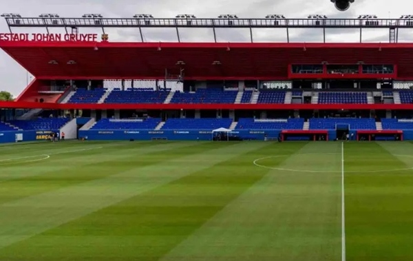 Camp Nou chưa sẵn sàng, Barca chọn Johan Cruyff đá Gamper