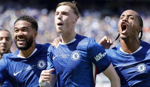 Chelsea thu đậm tài trợ áo đấu, giữ mục tiêu top 4 mùa tới