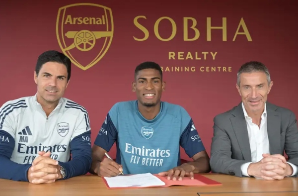 CHÍNH THỨC: Arsenal chiêu mộ Cristhian Mosquera với giá 20 triệu euro