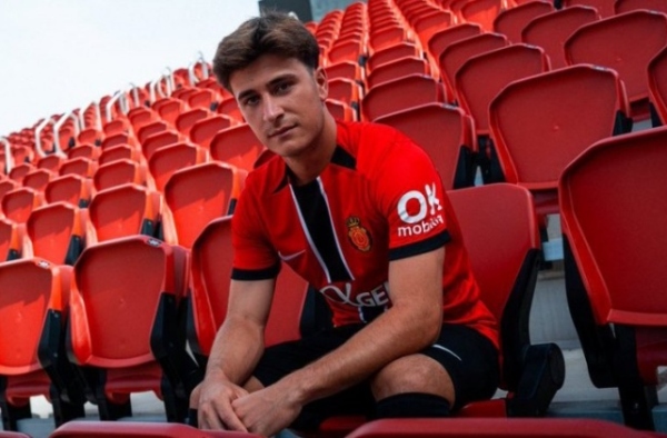 CHÍNH THỨC! Barcelona bán đứt Pablo Torre cho Real Mallorca