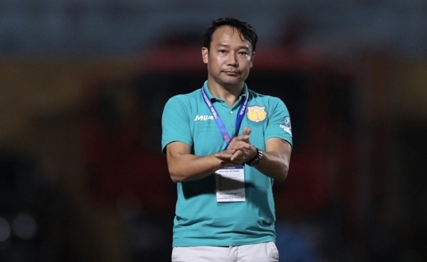 CHÍNH THỨC: Ông Vũ Hồng Việt được vinh danh HLV xuất sắc V-League