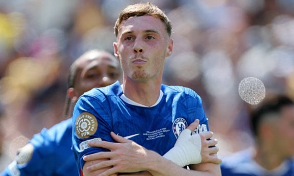 Cole Palmer tỏa sáng rực rỡ, Chelsea hủy diệt PSG 3 bàn không gỡ