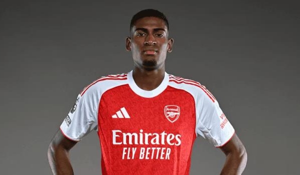 Cristhian Mosquera đến Arsenal: Tất cả những gì bạn cần biết