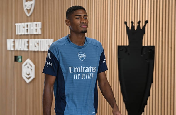 Cristhian Mosquera: "Gia nhập Arsenal là cơ hội tôi không thể bỏ lỡ"