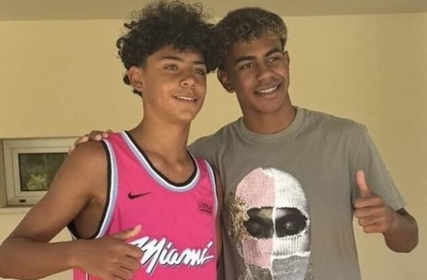 Cristiano Ronaldo Jr. thừa nhận Lamine Yamal hiện tại giỏi hơn bố mình