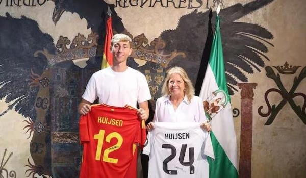 Dean Huijsen khổ luyện ở Marbella, sẵn sàng thành trụ cột Real Madrid