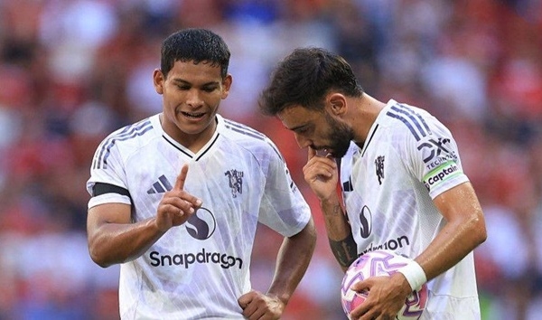 Diego Leon gây ấn tượng mạnh với Amorim sau trận hoà Leeds