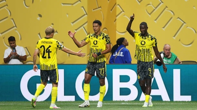 Dortmund 2-1 Monterey: Song sát lên tiếng; Lỡ hẹn "derby Bellingham"