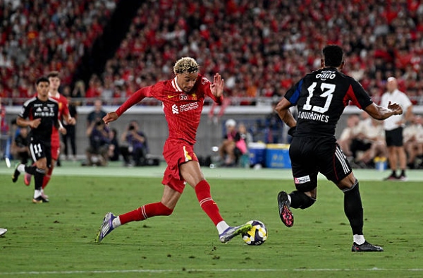 Ekitike ra mắt Liverpool: Hơn cả một số 9