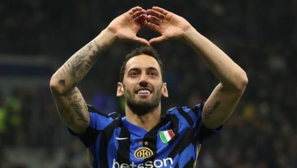 Fabrizio Romano phủ nhận tin MU mua Calhanoglu hè này
