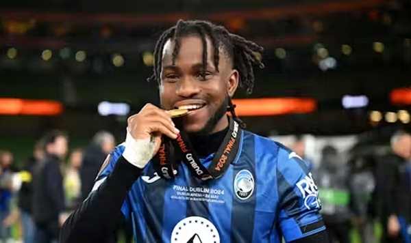 Inter mời Lookman lương khủng, Atalanta vẫn chần chừ