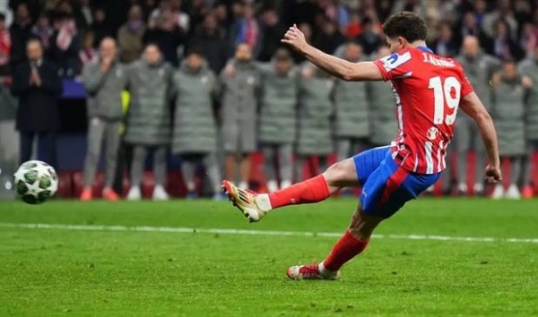 Liên minh CĐV Atletico tố UEFA làm giả video penalty của Alvarez
