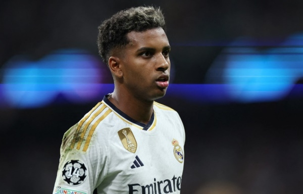 Liverpool nhắm Rodrygo nếu Diaz ra đi