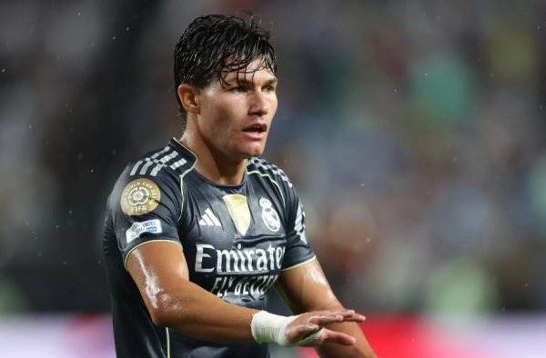 Lộ diện "nạn nhân" của Alvaro Carreras tại Real Madrid