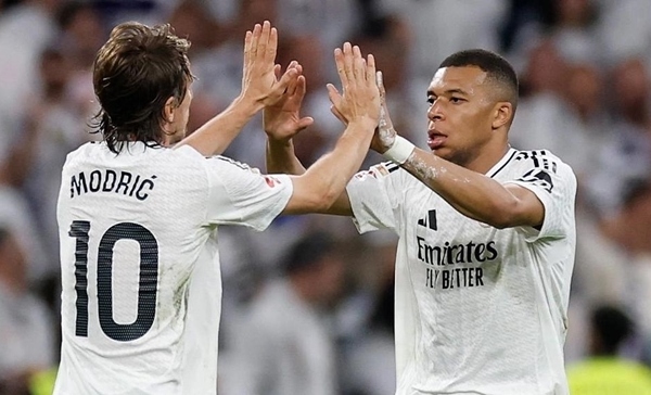Mbappe và chiếc áo số 9 bị bỏ lại: Ai sẽ gánh vác di sản ở Real?