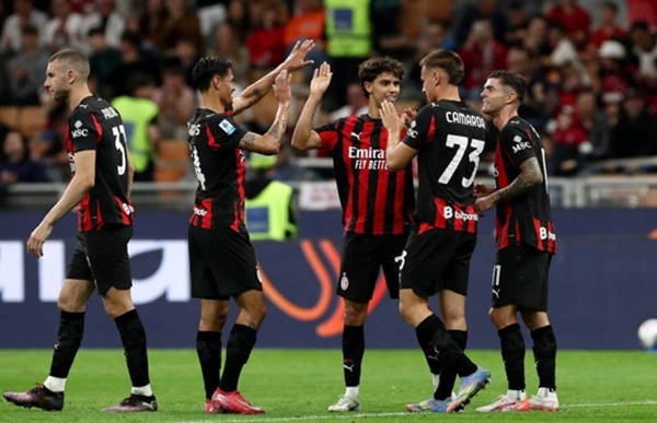 Milan chốt danh sách tập huấn, Allegri không có Theo Hernandez và 4 trụ cột