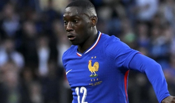 MU cạnh tranh Kolo Muani với Newcastle