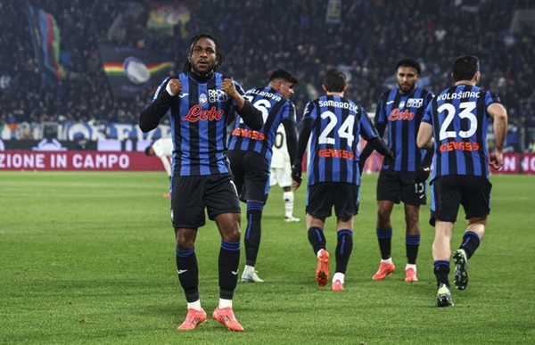 Napoli chưa ra đề nghị, Inter vẫn chờ vụ Lookman