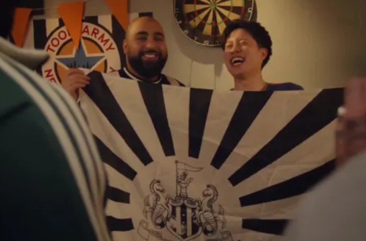Newcastle gửi lời xin lỗi vì hình ảnh nhạy cảm trong video quảng bá áo đấu