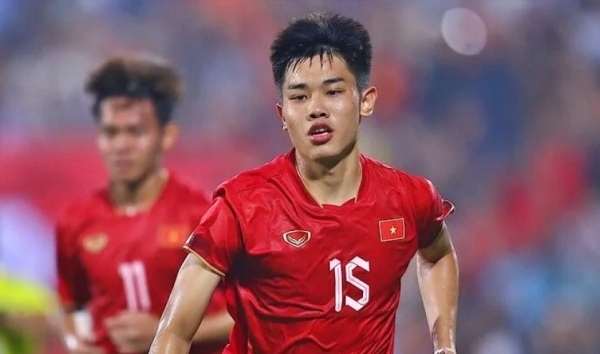 Nguyễn Đình Bắc hết đau khi U23 Việt Nam vô địch