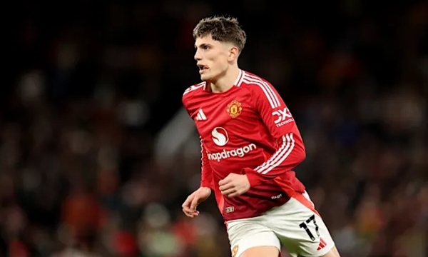 Ollie Watkins là mục tiêu số 1, Man Utd có thể hy sinh Garnacho
