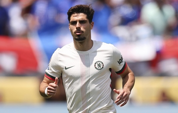 Pedro Neto bỏ ngỏ khả năng ra sân sau cái chết của Jota