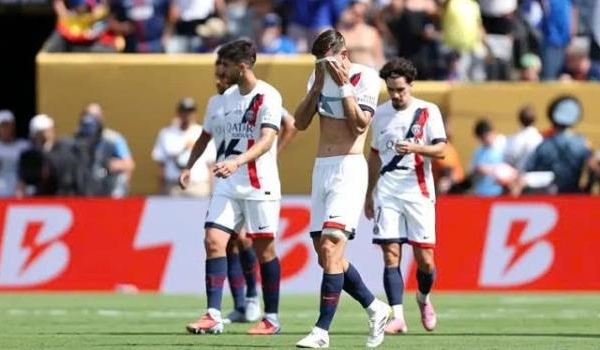 PSG sụp đổ chóng vánh, hàng thủ gây sốc