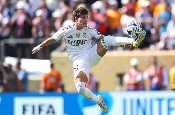 Real chốt tương lai Fran Garcia, mở đường cho Mendy ra đi