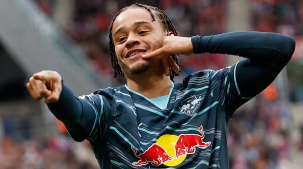 Romano: Chelsea và Arsenal quan tâm Xavi Simons