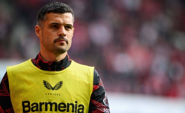 Ten Hag tuyên bố giữ Xhaka bất chấp thỏa thuận với Sunderland