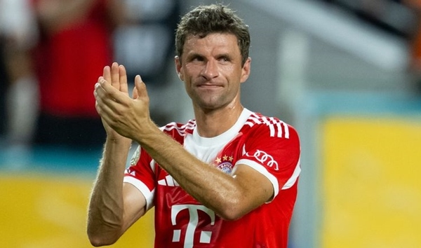 Thomas Muller đàm phán với Sydney FC