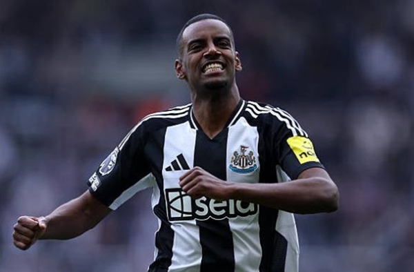 Thương vụ Isak: Sự kiêu ngạo của Liverpool và lời đáp trả từ Newcastle