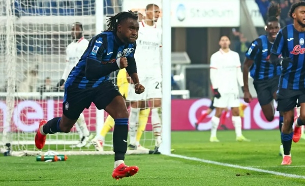 Thương vụ Lookman sắp khép lại, Inter chuẩn bị tăng giá