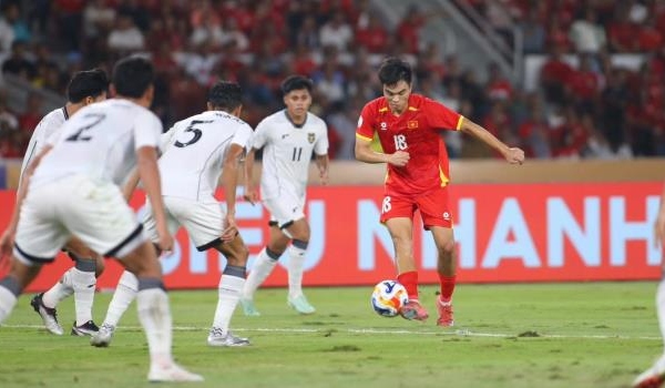 Tỏa sáng ở Bung Karno, Nguyễn Công Phương khẳng định vị thế ở U23 Việt Nam