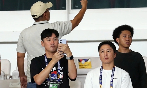 Trợ lý HLV Kim Sang-sik do thám U23 Indonesia, phát hiện 'vũ khí' đáng sợ